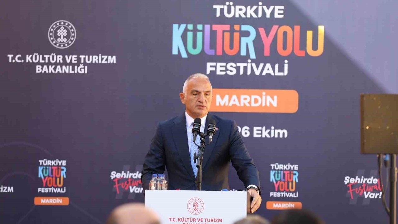Kültür ve Turizm Bakanı Ersoy: "Gelecek sene 4 ilimizi daha ekleyerek şenliklerimizi 9 şehrimizde düzenleyeceğiz"

