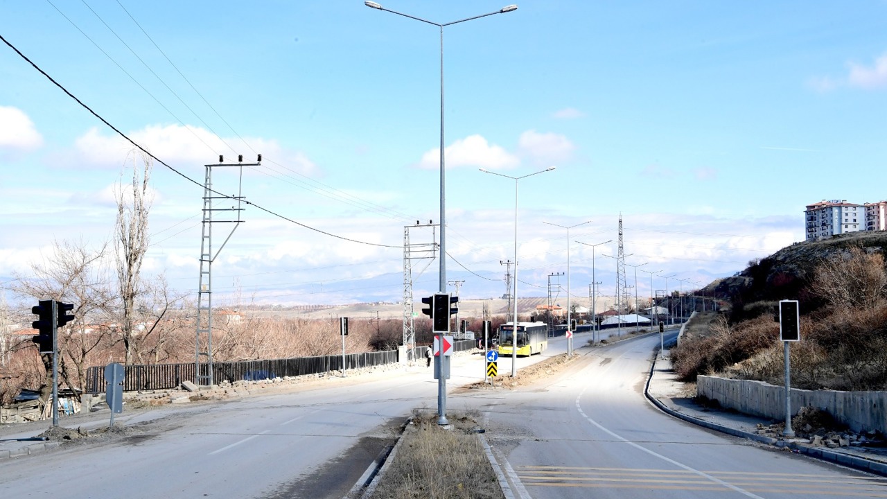 Malatya Büyükşehir Belediyesi, kent genelinde trafikte yaşanan sorunları en aza 