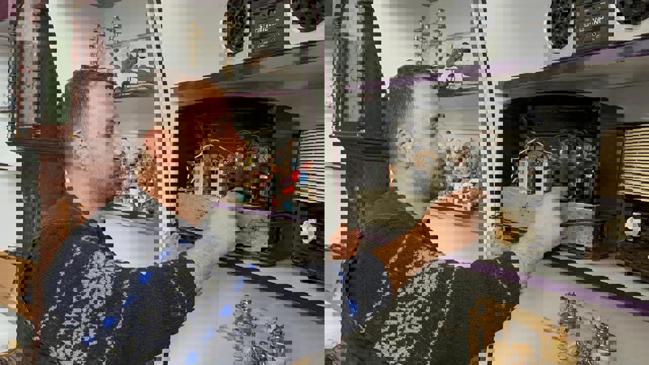 Malatya’da Berberlikten Antikacılığa Uzanan Radyo Tutkusu