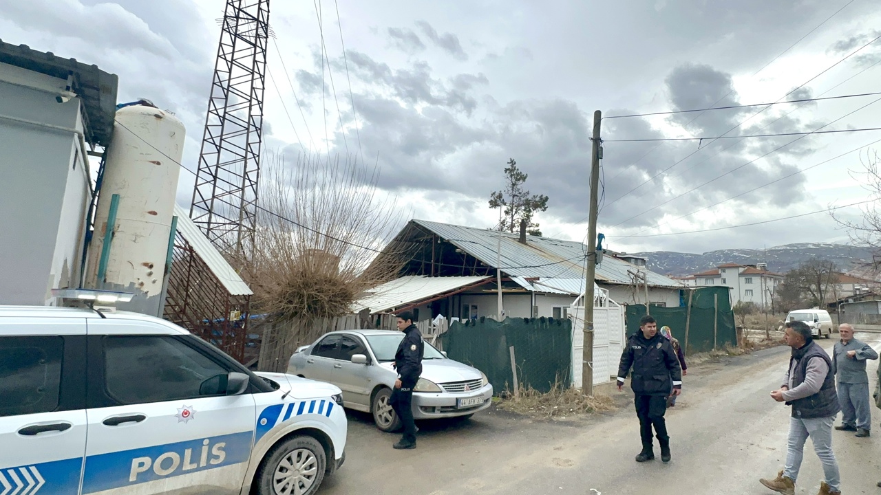 Yüksek Gerilim Hattından Kopan Teller Büyük Tehlike Yarattı