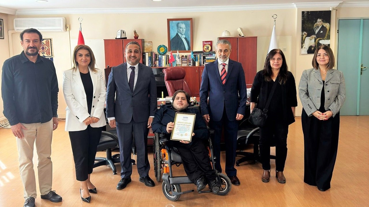 İZAZDER, Türk Dünyası Makale Yarışmasında İzmir’e 3 ödül kazandırdı
