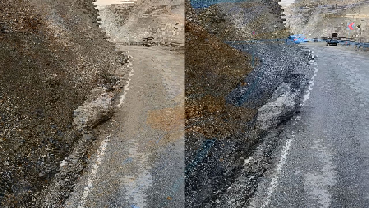 Darende–Elbistan Yolunda Heyelan Alarmı: Çatlaklar Ve Çökmeler Endişe Yarattı