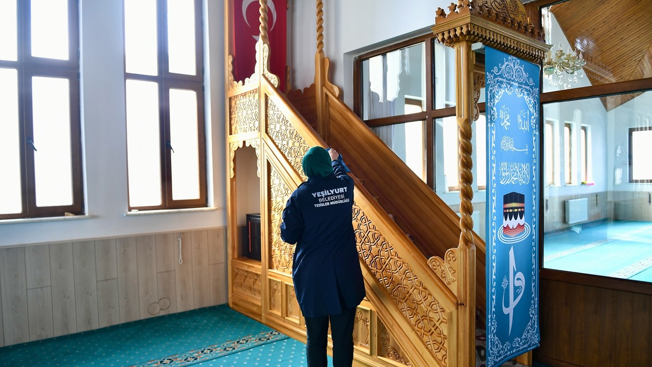 Yeşilyurt Belediyesi Temizlik Hizmetleri Müdürlüğü ekipleri, mübarek Ramazan Ayı