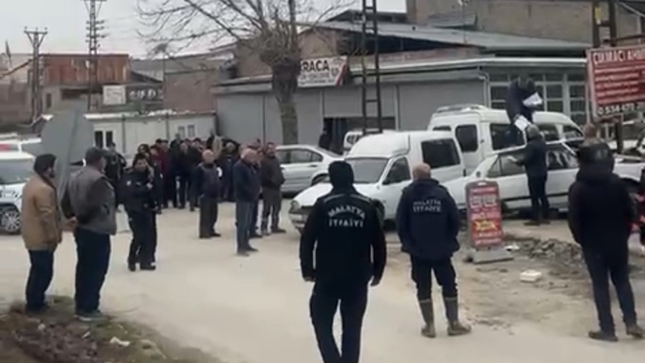 Malatya’da Esnaf Kendini Yakmakla Tehdit Etti: Polis İkna Etti