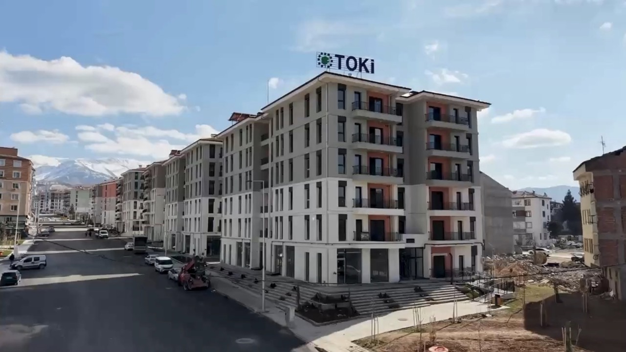 Vali Yavuz, Zaviye Mahallesindeki Konut Ve İş Yerlerinde Son Durumu Paylaştı