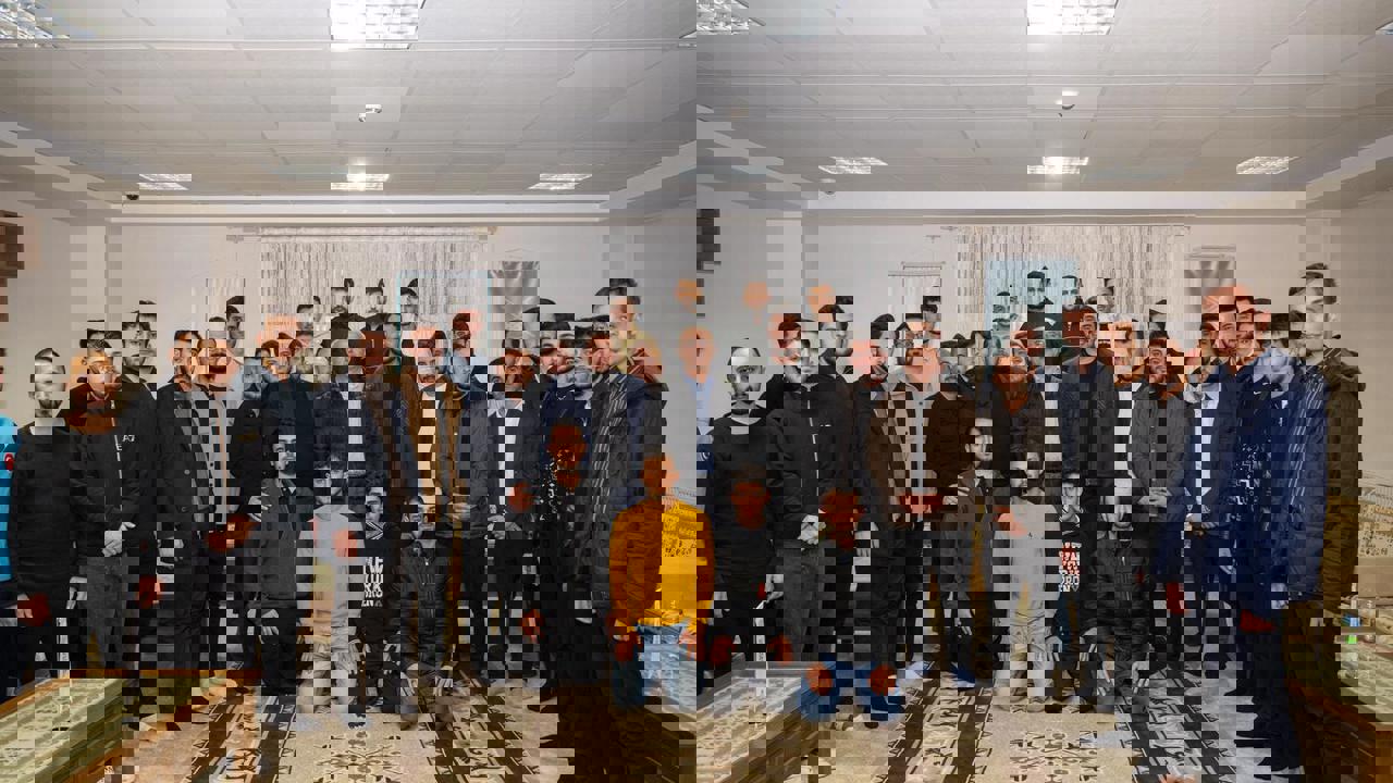 Başkan Er, Üniversite Öğrencileriyle Sahurda Buluştu: "Ulaşımda Önemli Çalışmalarımız Olacak"