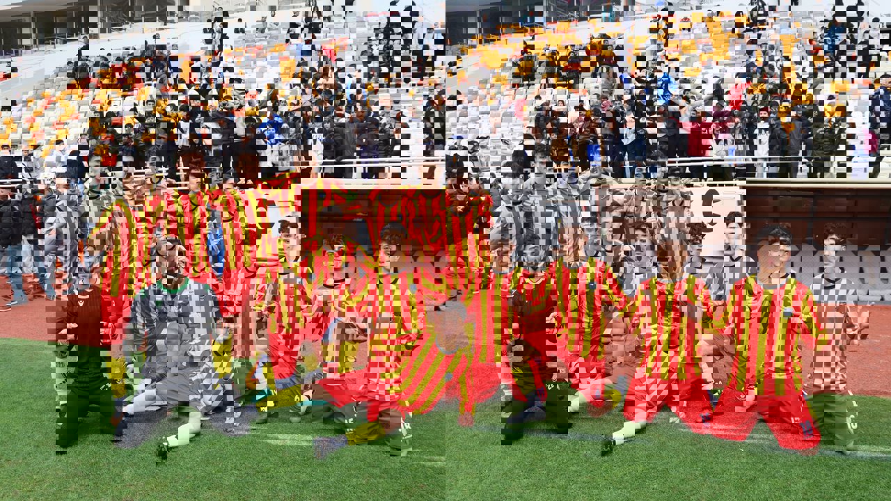 Malatya Stadyumu’nda Yıldızlar Futbol İl Birinciliği Final Heyecanı Yaşandı