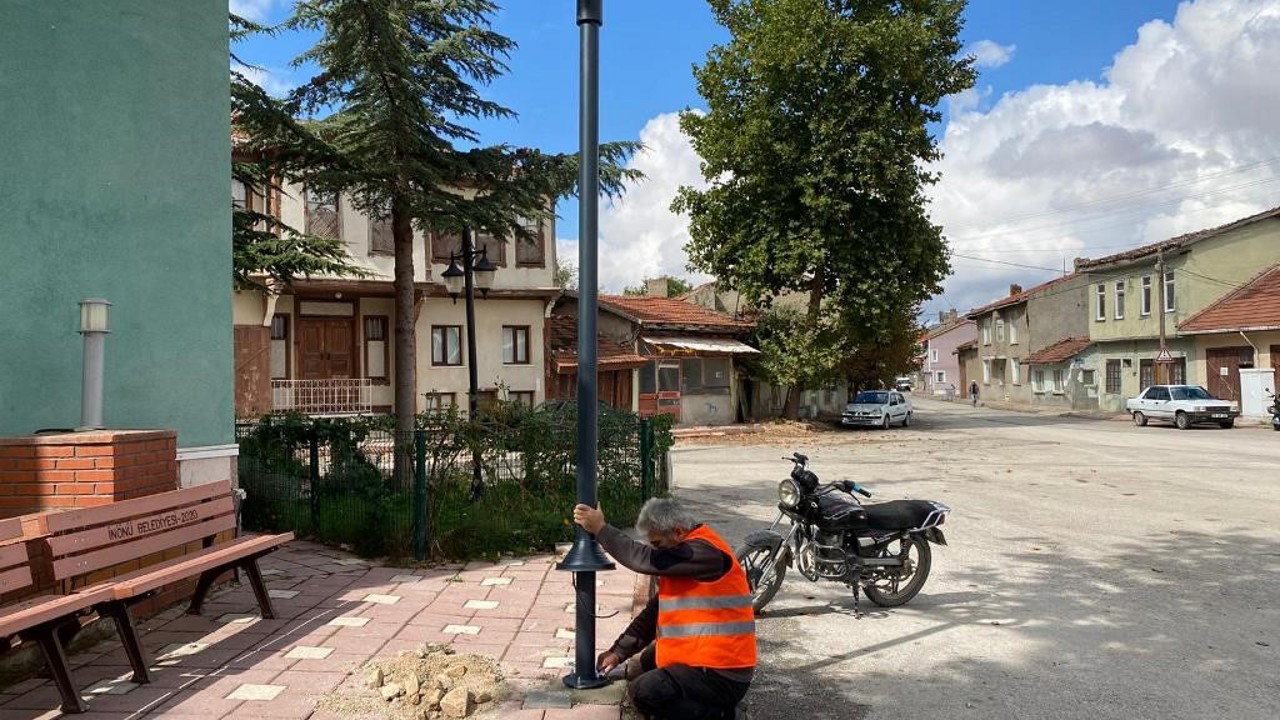 Yenice Mahallesi Meydanı yenileniyor
