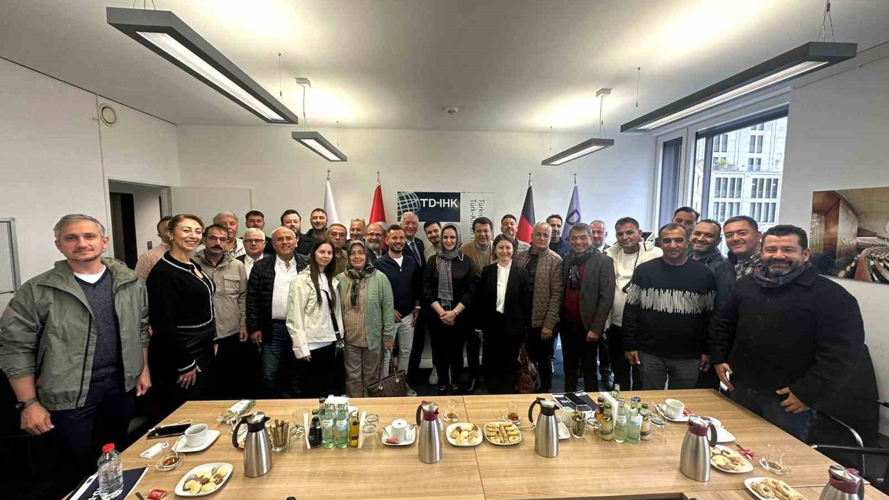 DTO heyeti Berlin’de Denizli’nin üretim ve ihracat potansiyelini tanıttı
