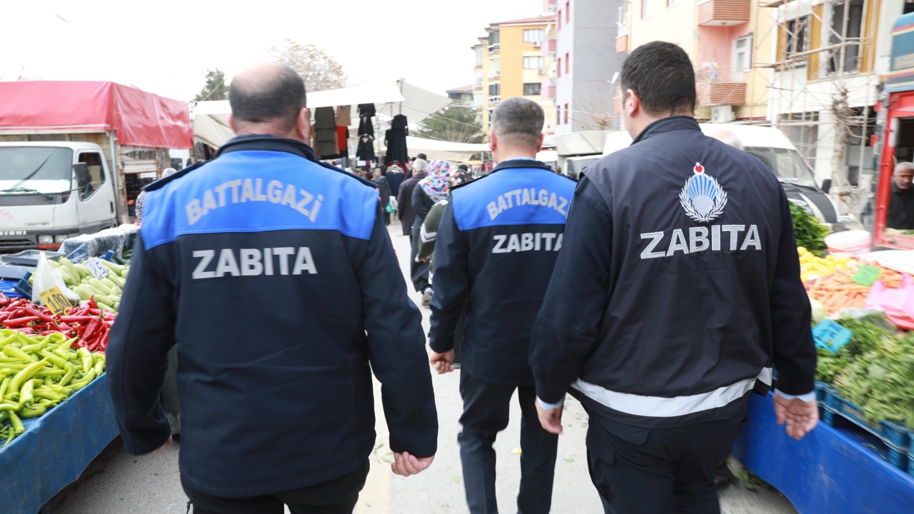 Battalgazi’de Semt Pazarlarına Zabıta Denetimi