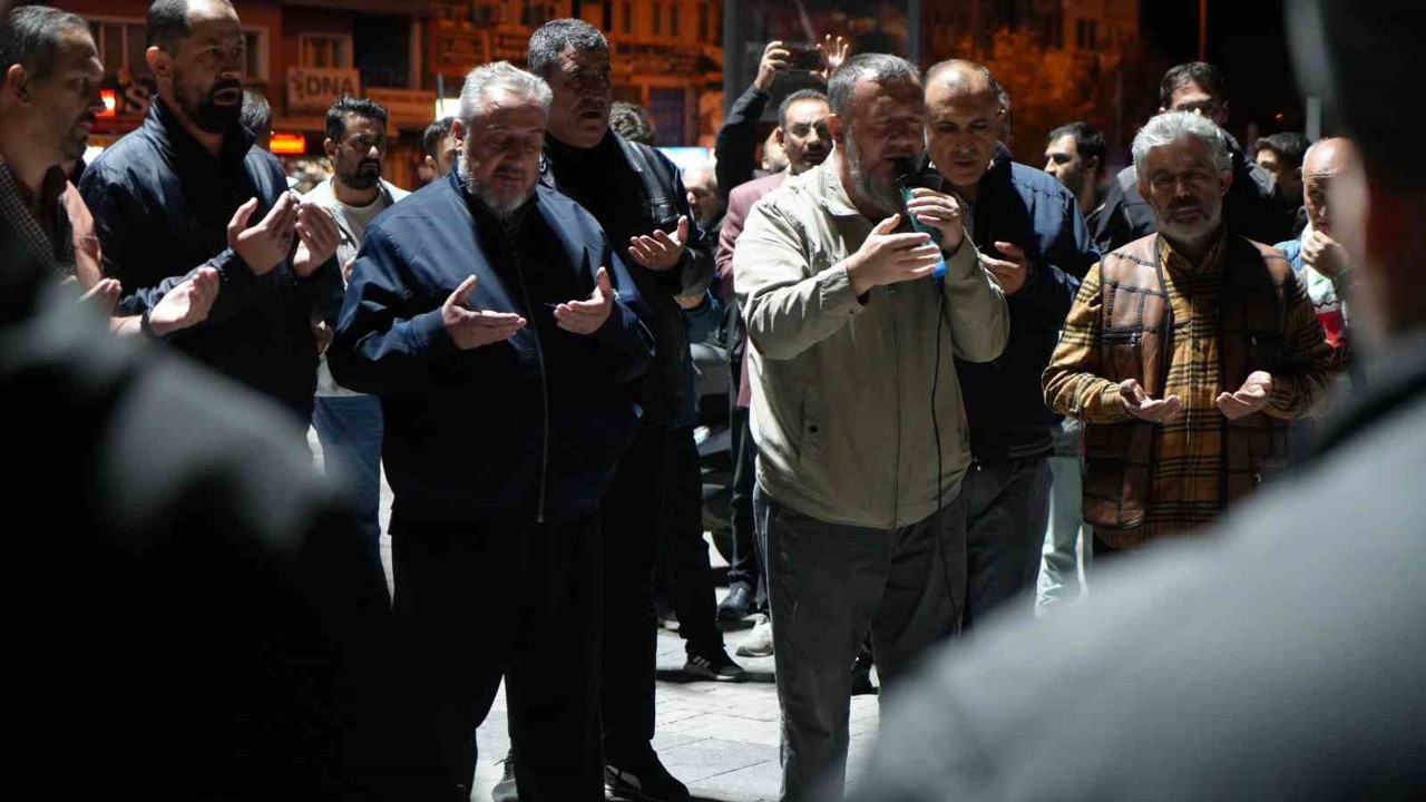 Vatandaşlar, Sumud Filosu’na saldıran İsrail’i protesto etti
