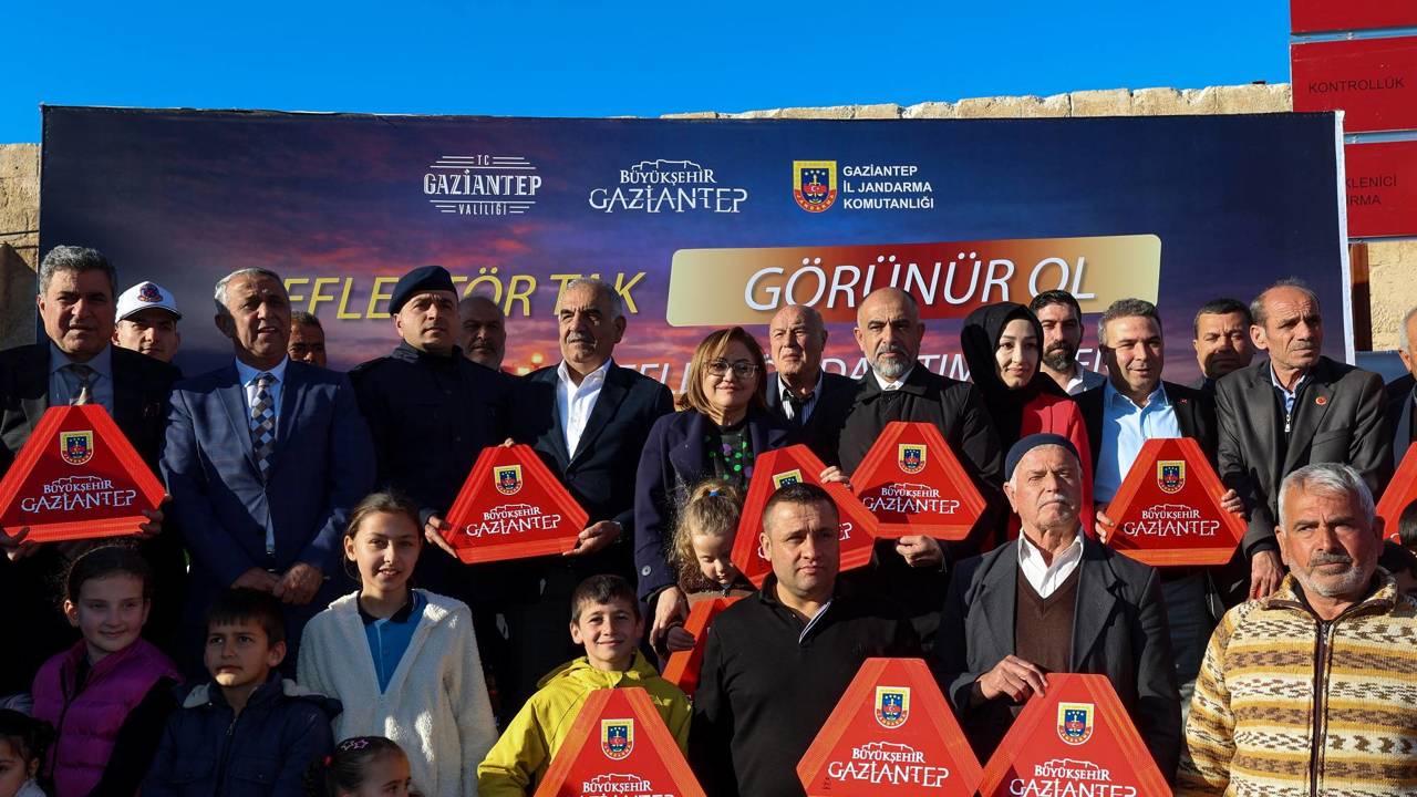 Gaziantep’te Çiftçilere “Reflektör Tak, Görünür Ol” Desteği