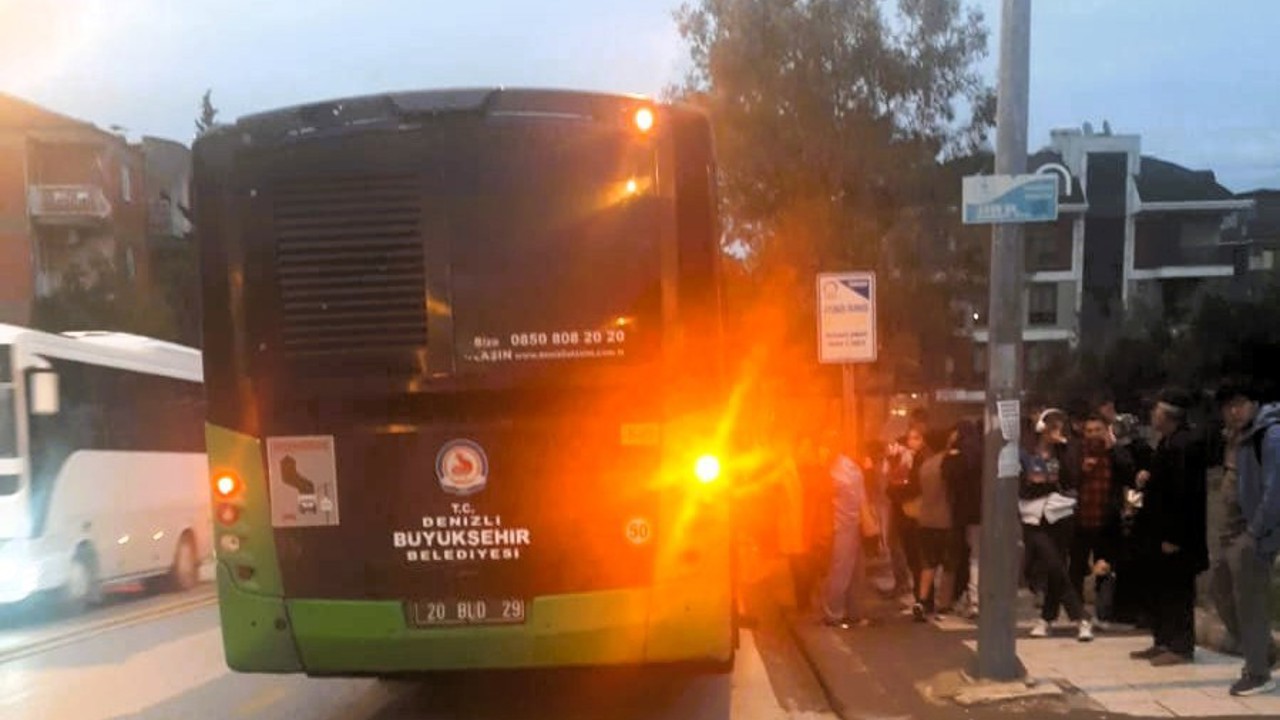 Denizli’de halk otobüsü yolda kaldı

