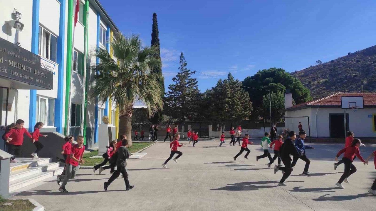 Havran’da tüm okullarda eş zamanlı tahliye tatbikatı yapıldı
