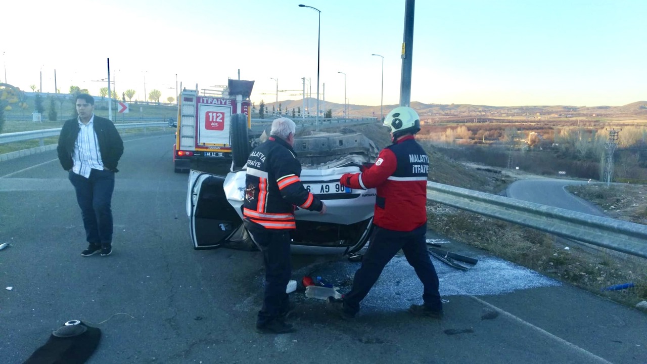 Malatya-Elazığ Karayolunda Trafik Kazası: 3 Yaralı