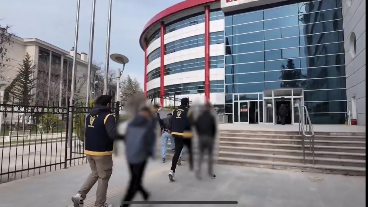 Bakır Hırsızlarına Polis Darbesi: 4 Şüpheli Tutuklandı