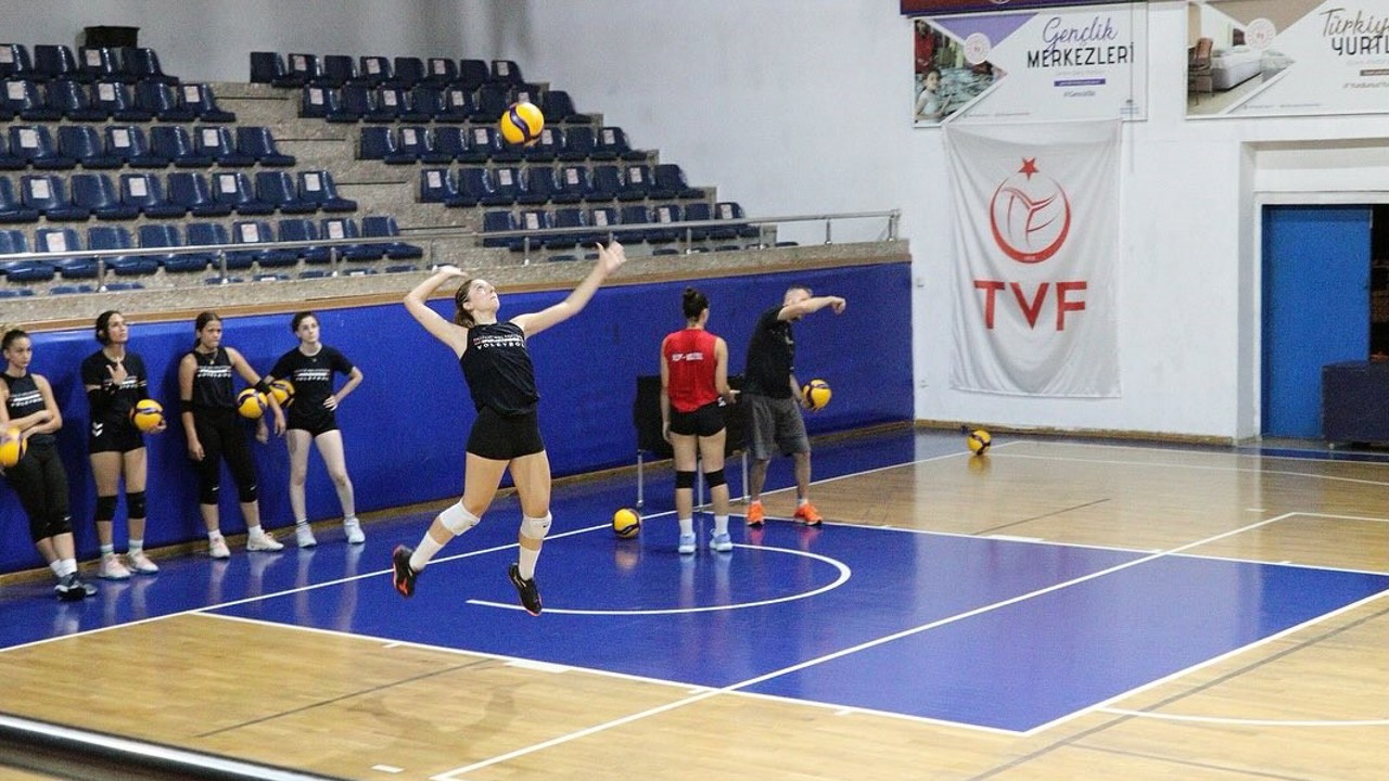 Gençlere örnek özverili sporcular
