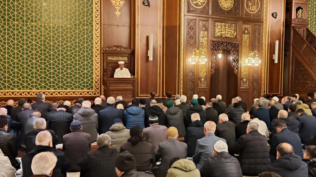 Malatya’da Bayram Namazında Yoğun Katılım Sağlandı