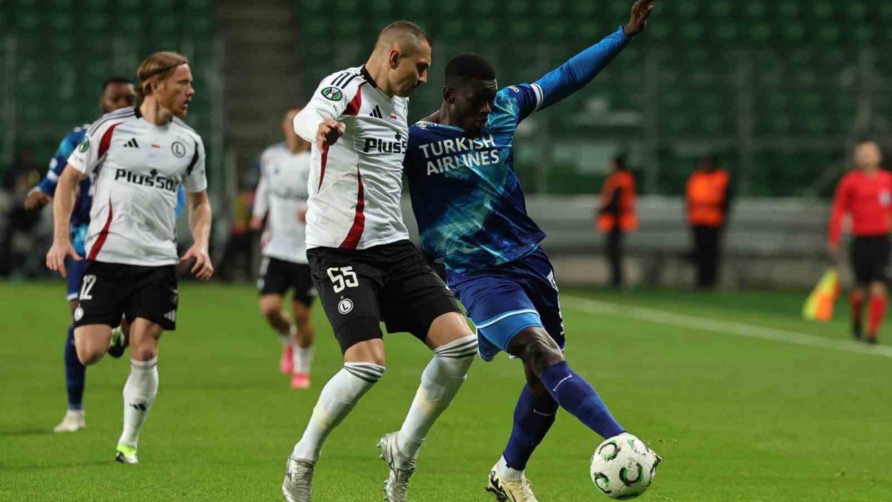 UEFA Konferans Ligi: Legia Varşova: 0 - Samsunspor: 1 (İlk yarı)
