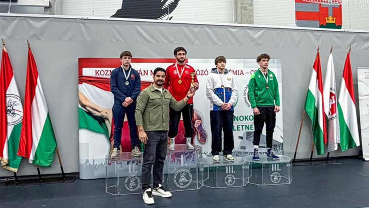 Malatyalı Güreşçilerden Büyük Başarı: U20 Milli Takım Şampiyon Oldu