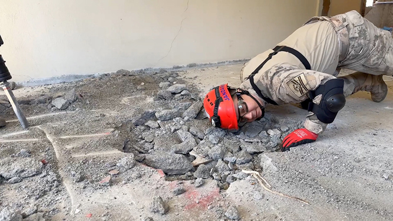 Jandarma Komandolar Afetlere Hazır: Enkazda Can Kurtarma Eğitimi Tamamlandı