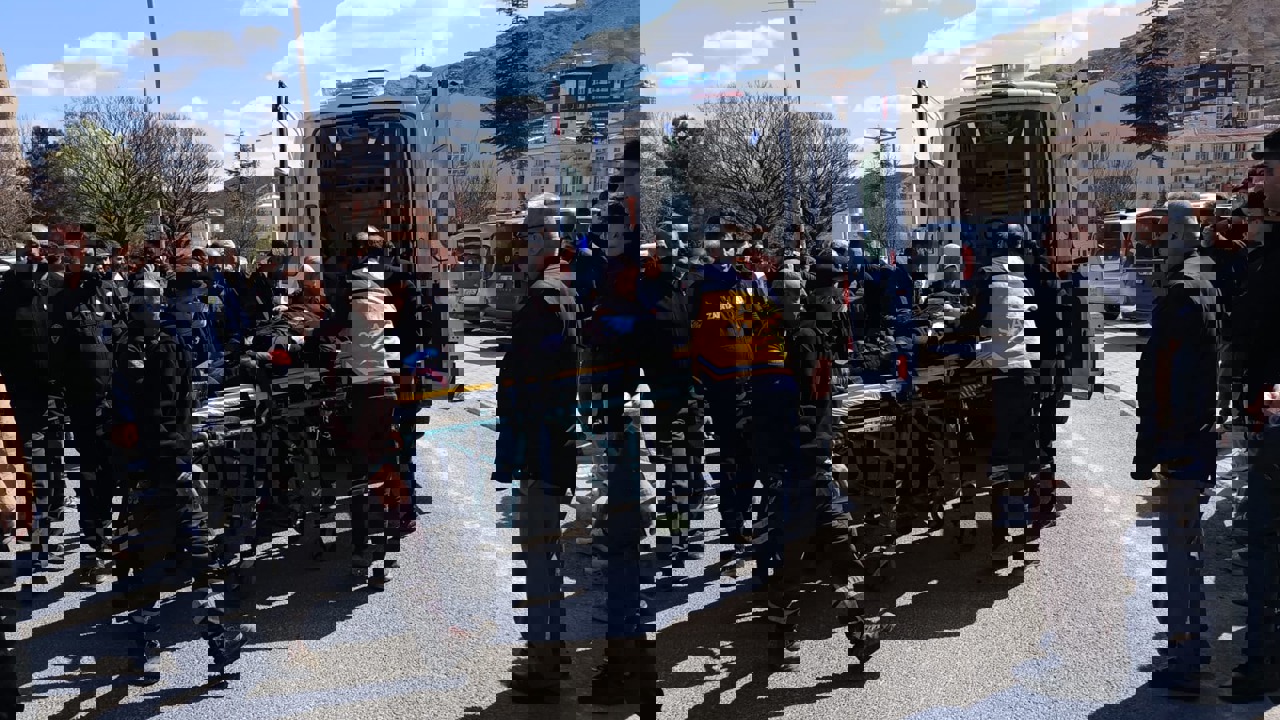 Malatya’nın Darende ilçesinde otomobilin çarpması sonucu ağır yaralanan yaşlı ka