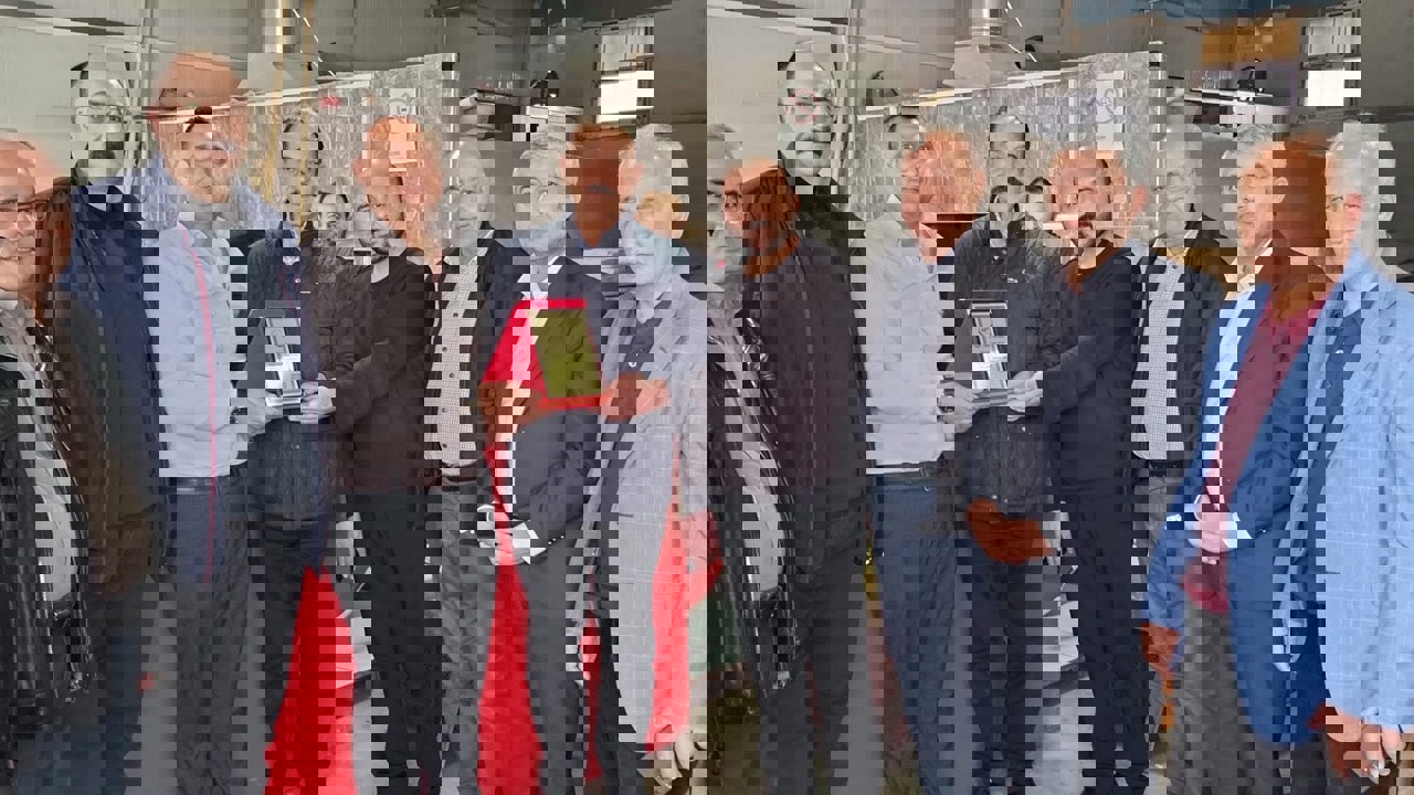 Malatya’da yangında zarar gören bir esnaf, kendisine verilen 1 milyon liralık de