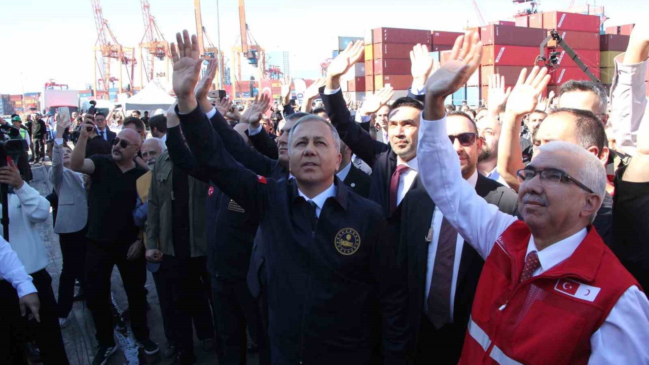 17. İyilik Gemisi, Bakan Yerlikaya’nın katıldığı törenle Gazze’ye uğurlandı
