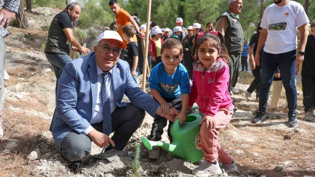 Sakin şehir Çameli’nin minik elleri doğaya büyük nefes verdi
