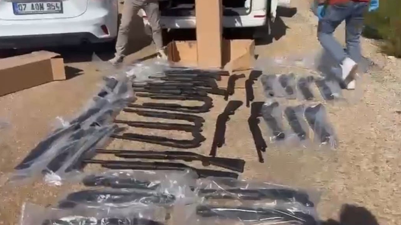 Antalya’da jandarmadan silah kaçakçılarına operasyon: 4 tutuklama
