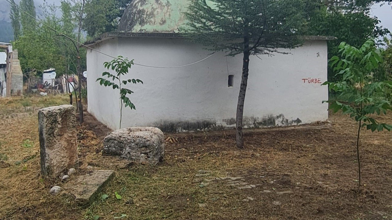 Teslim Abdal Sultan Türbesi tepkilerin ardından temizlendi

