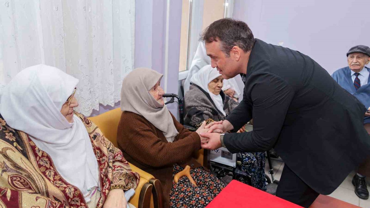 Vali Sözer’den huzurevi ziyareti
