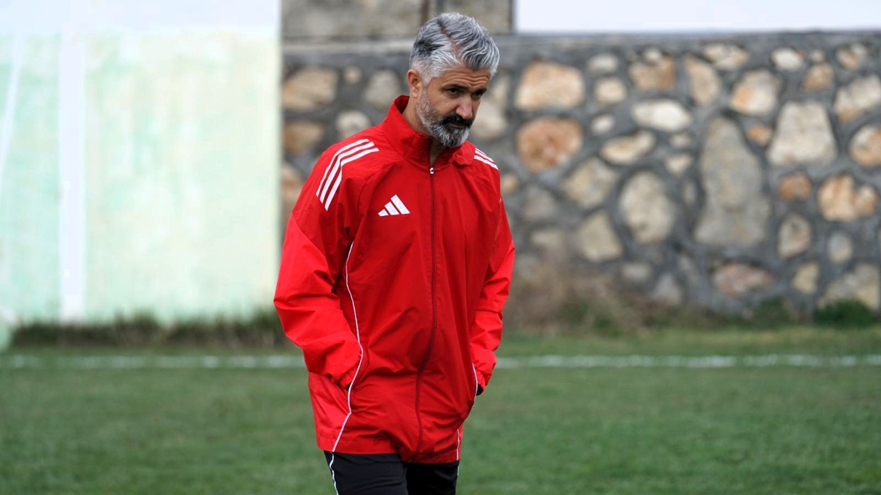 Nesine 3. Lig 2. Grup’ta mücadele eden Yeşilyurtspor, teknik direktör Murat Yıld