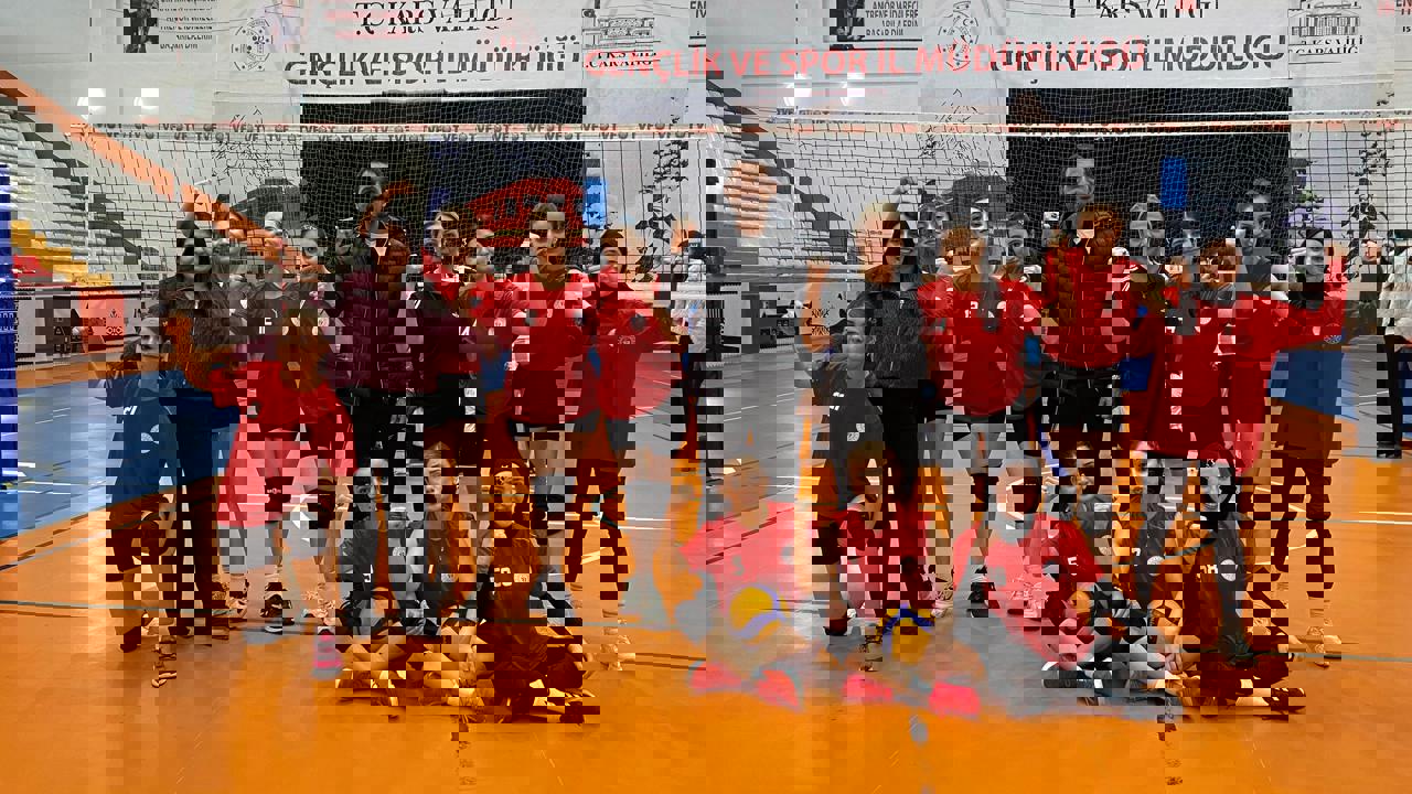 Kars'ta Malatya Fırtınası: Filenin Kraliçeleri Destan Yazdı