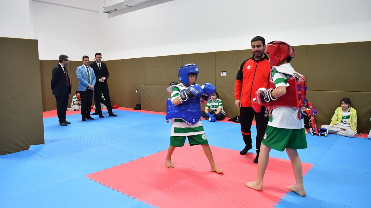 Yeşilyurt Belediye'sinden İkizce'ye Modern Spor Salonu Yatırımı