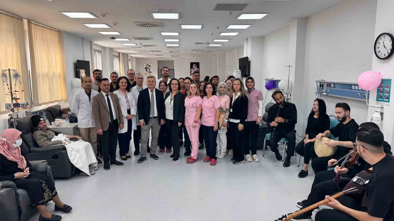 Sanatla Umuda Dokunuş etkinliği hastalara moral oldu
