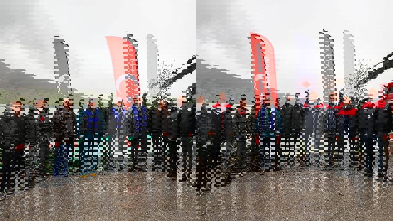 Tunceli’de Uzunçayır Baraj Gölü’ne 1,5 Milyon Yavru Alabalık Bırakıldı