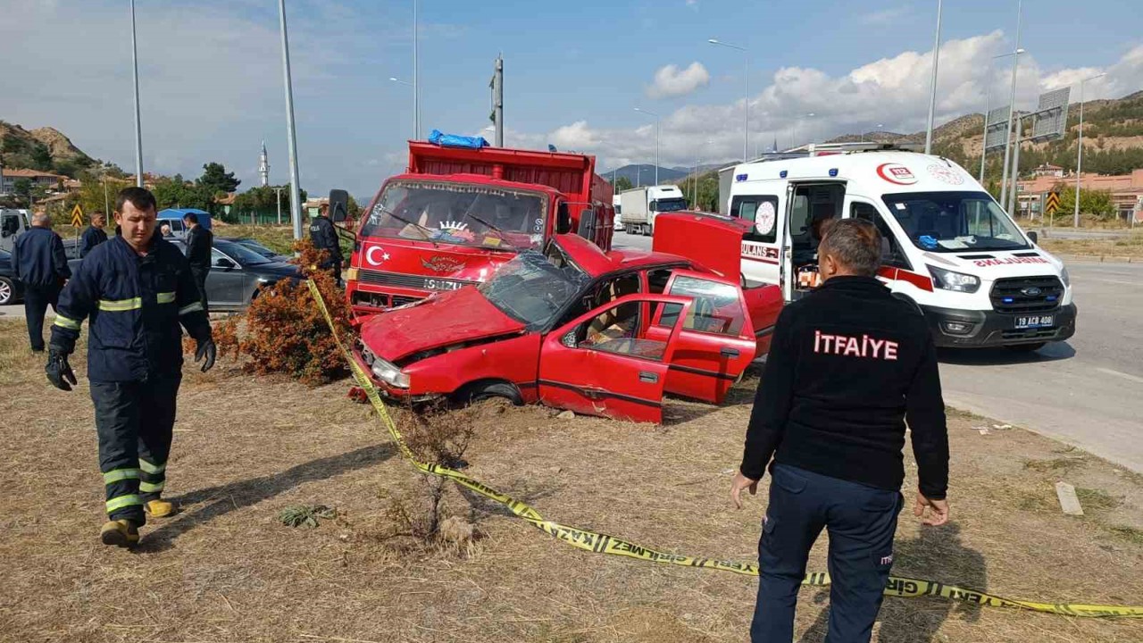 Çorum’da otomobille kamyonet çarpıştı: 1 ölü
