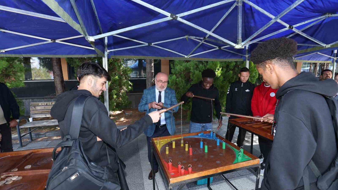 KAYÜ’lü öğrencilere sıcak karşılama
