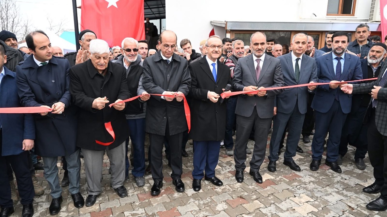 Topsöğüt’te Yeniden İnşa Edilen Sancaktar Camii İbadete Açıldı