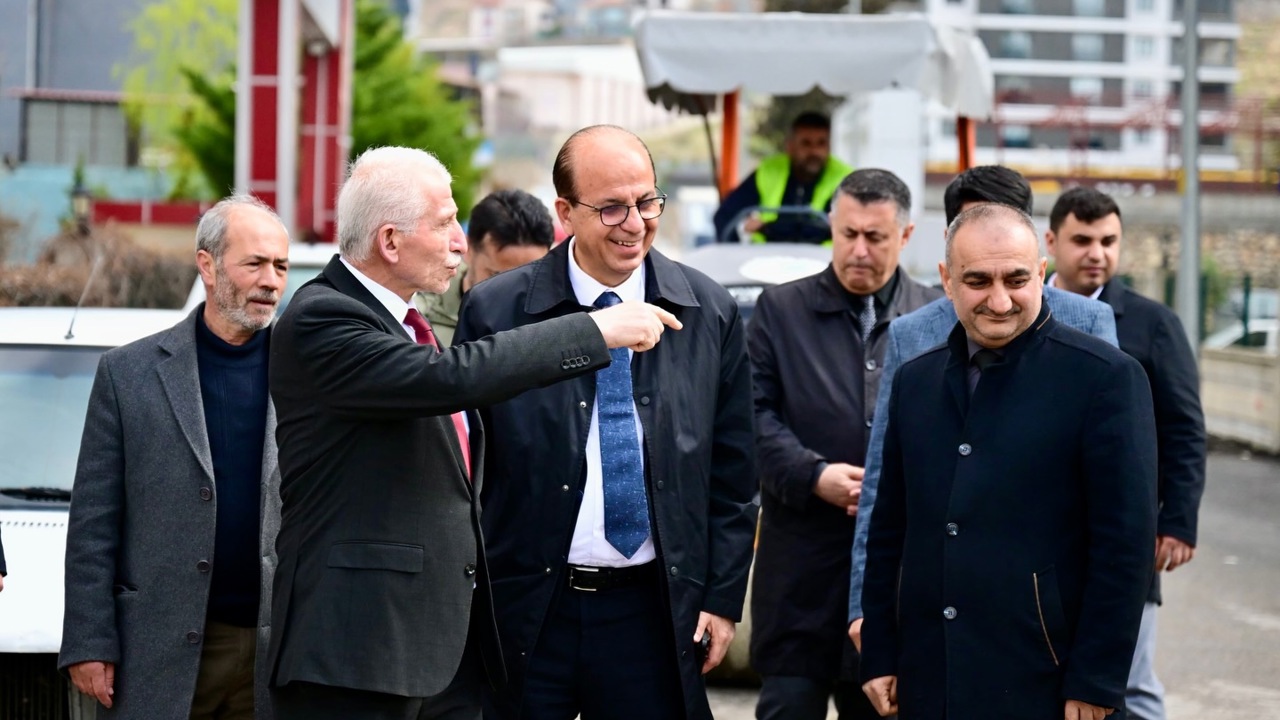 Başkan Geçit Tecde Mahallesi’nde Yol Yenileme Çalışmalarını İnceledi