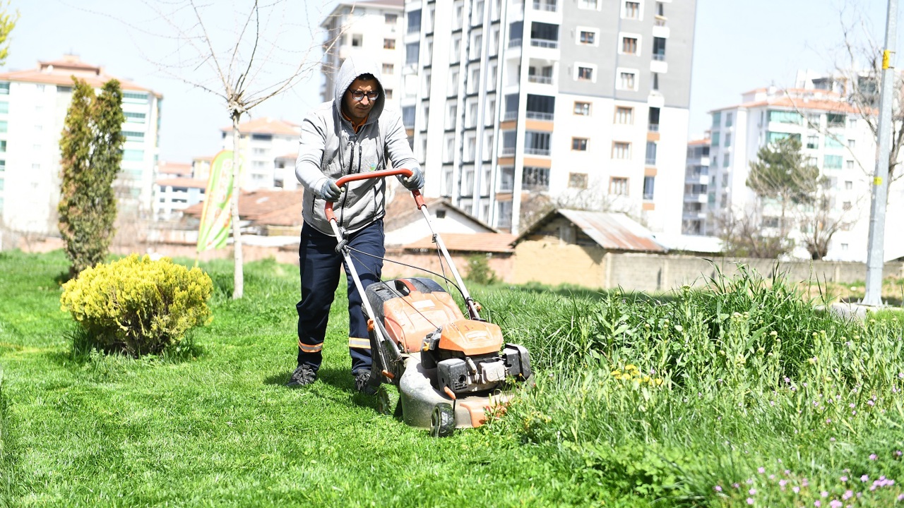 Yeşilyurt Belediyesi Park ve Bahçeler Müdürlüğü, ilçe genelindeki park, yeşil al