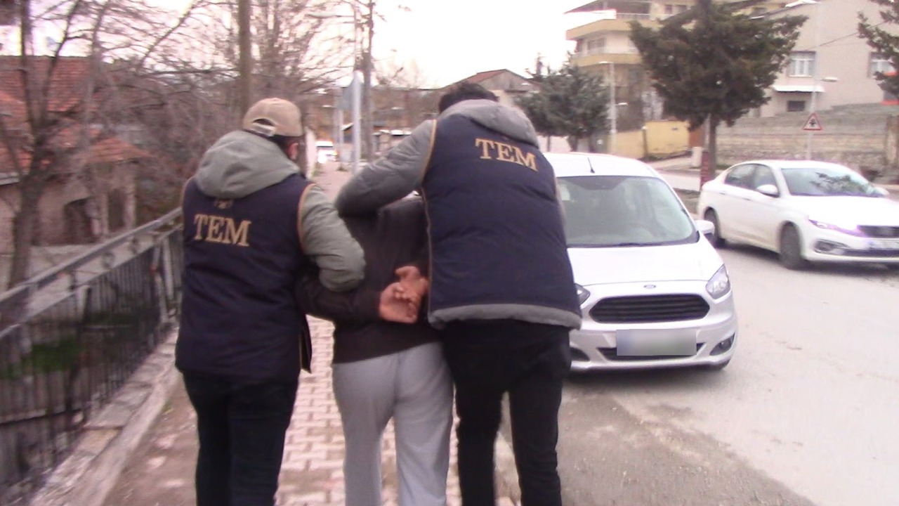 Malatya merkezli iki ilde düzenlenen eş zamanlı operasyonda, DEAŞ terör örgütüyl