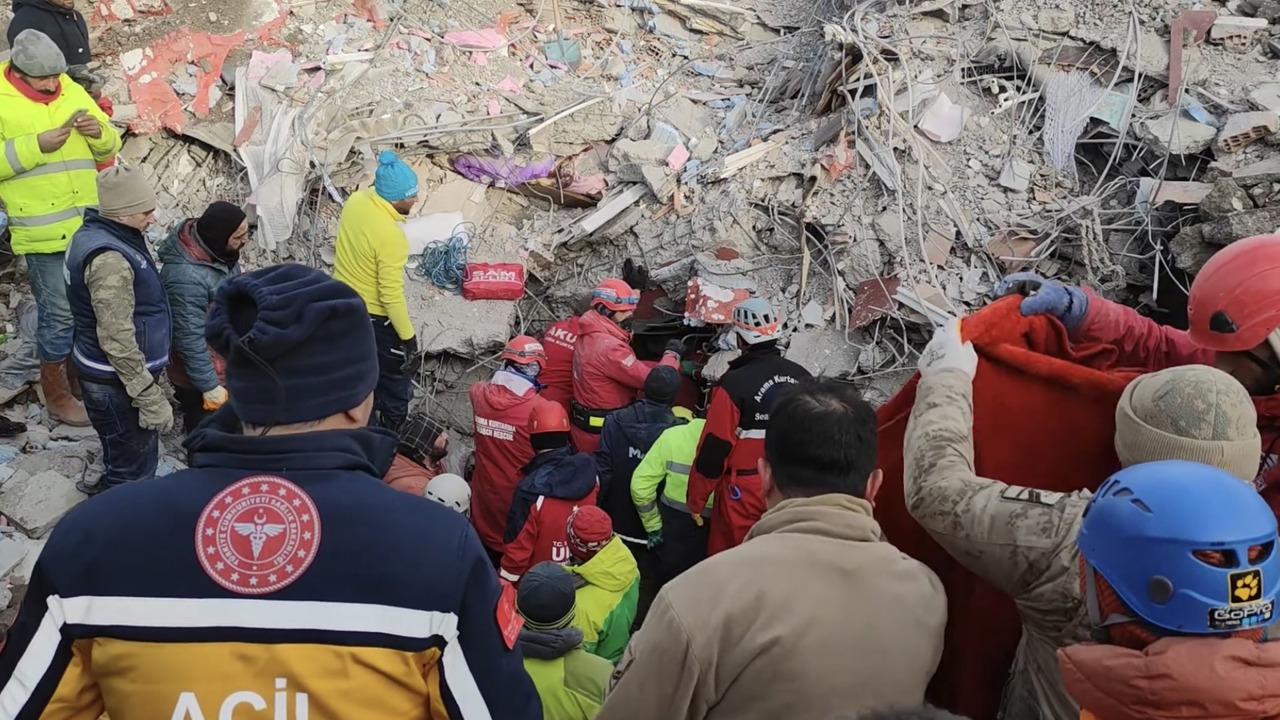 Malatya’da 31 kişinin hayatını kaybettiği Özelif Sitesi’nin yıkılmasına ilişkin 