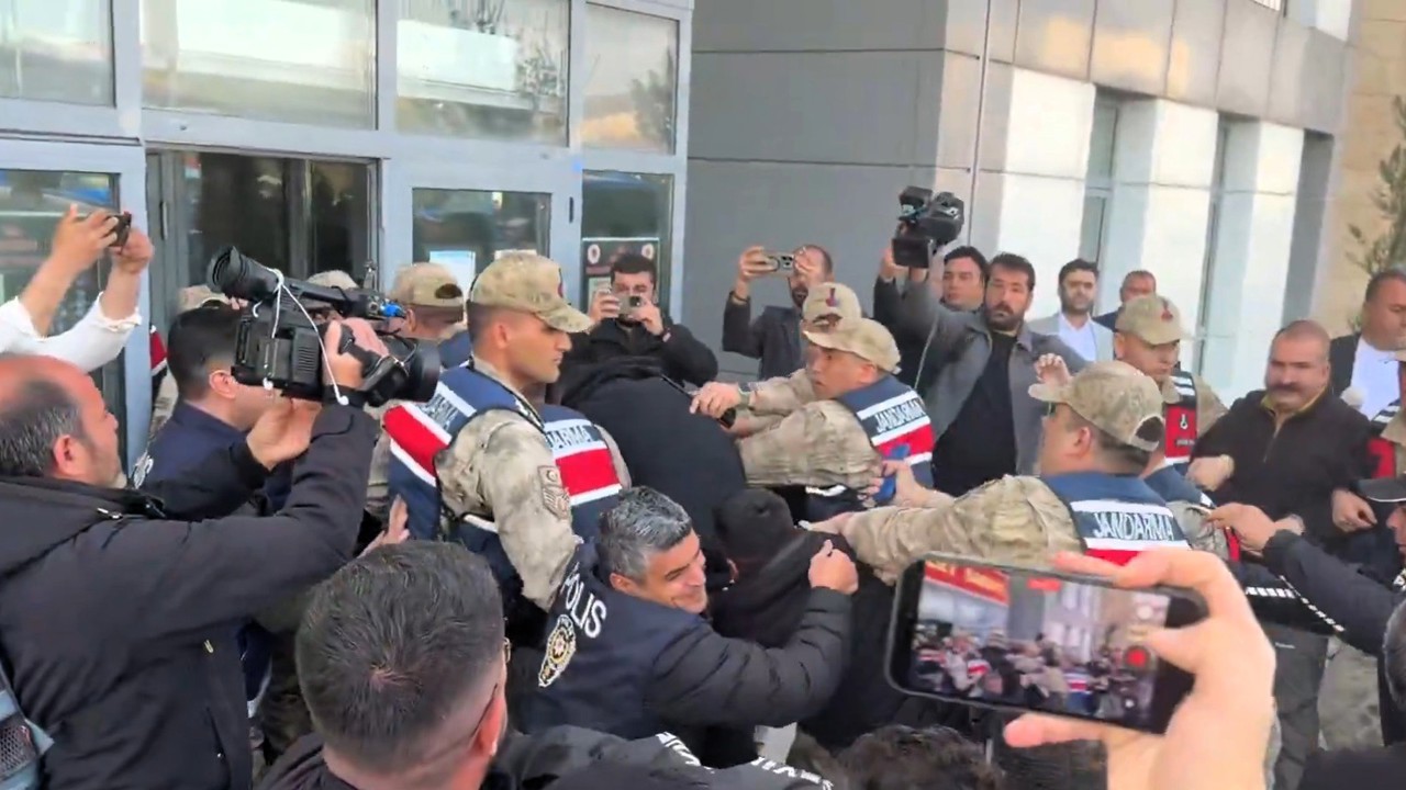 Gülistan Doku Soruşturmasında 7 Şüpheli Adliyeye Sevk Edildi, Girişte Arbede Yaşandı