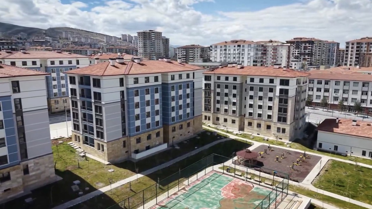 Malatya’da 1012 Konut Ve 39 İşyeri Hak Sahiplerine Teslim Ediliyor