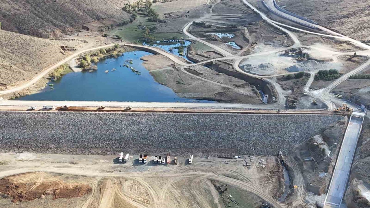 Bayburt’ta yapımı devam eden Yelpınar Göleti’nde sona yaklaşıldı
