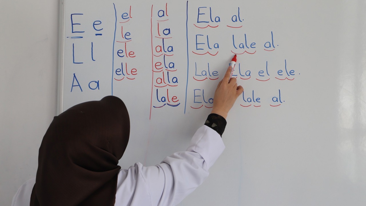 Battalgazi’de Okuma Yazma Seferberliği Yaşlı Vatandaşların Hayali Gerçek Oluyor