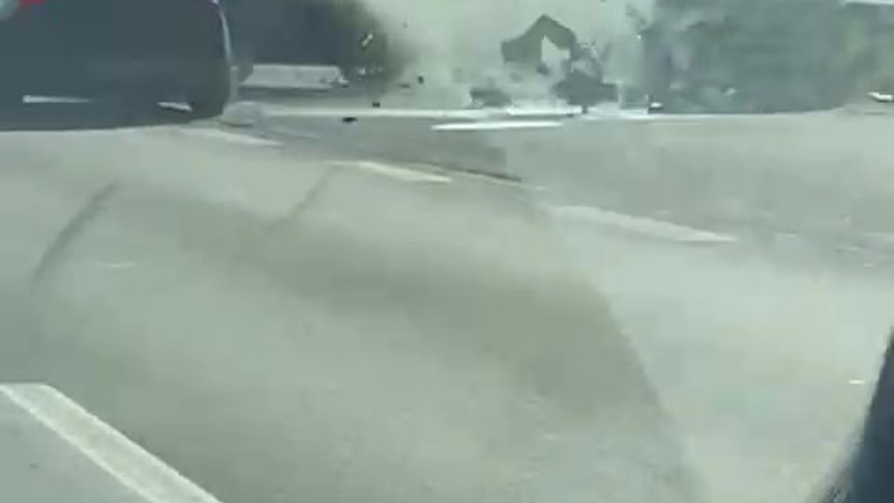 TEM Otoyolu’nda maganda dehşeti: Bebekli otomobili sıkıştırdı, 5 araç birbirine girdi
