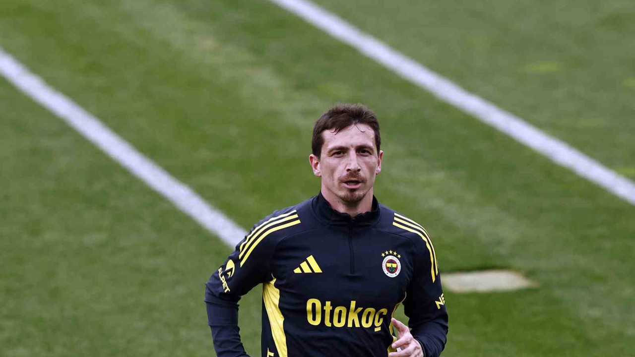 Fenerbahçe önce salonda, sonra sahada çalıştı
